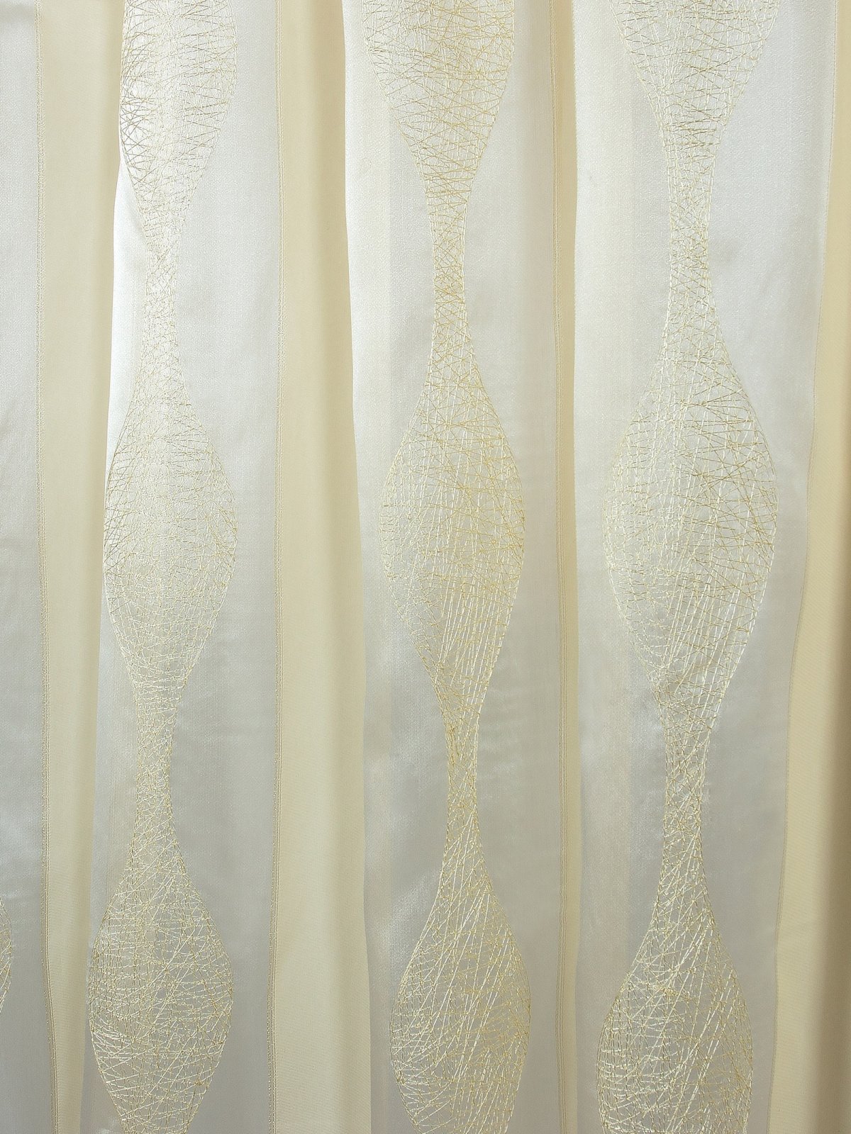 Шторы в спальню с балконной дверью