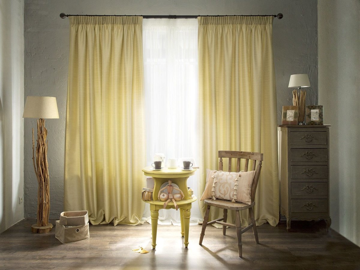 Шторы в бежево-розовых тонах