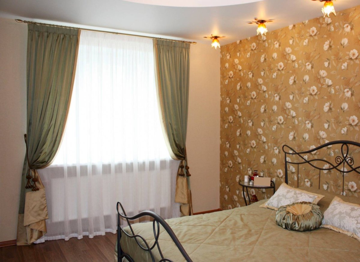 Шторы в светлую спальню