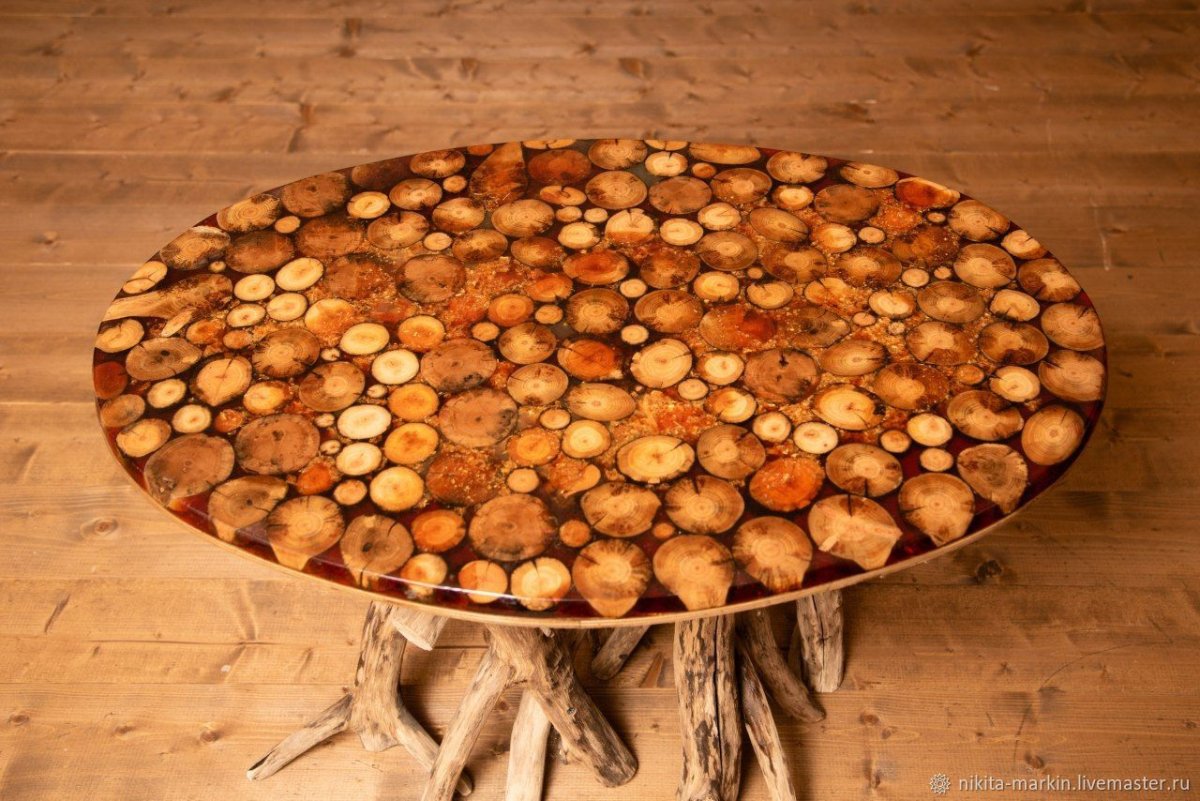 Столик из спила дерева