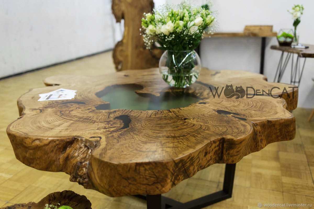 Стол из эпоксидной смолы