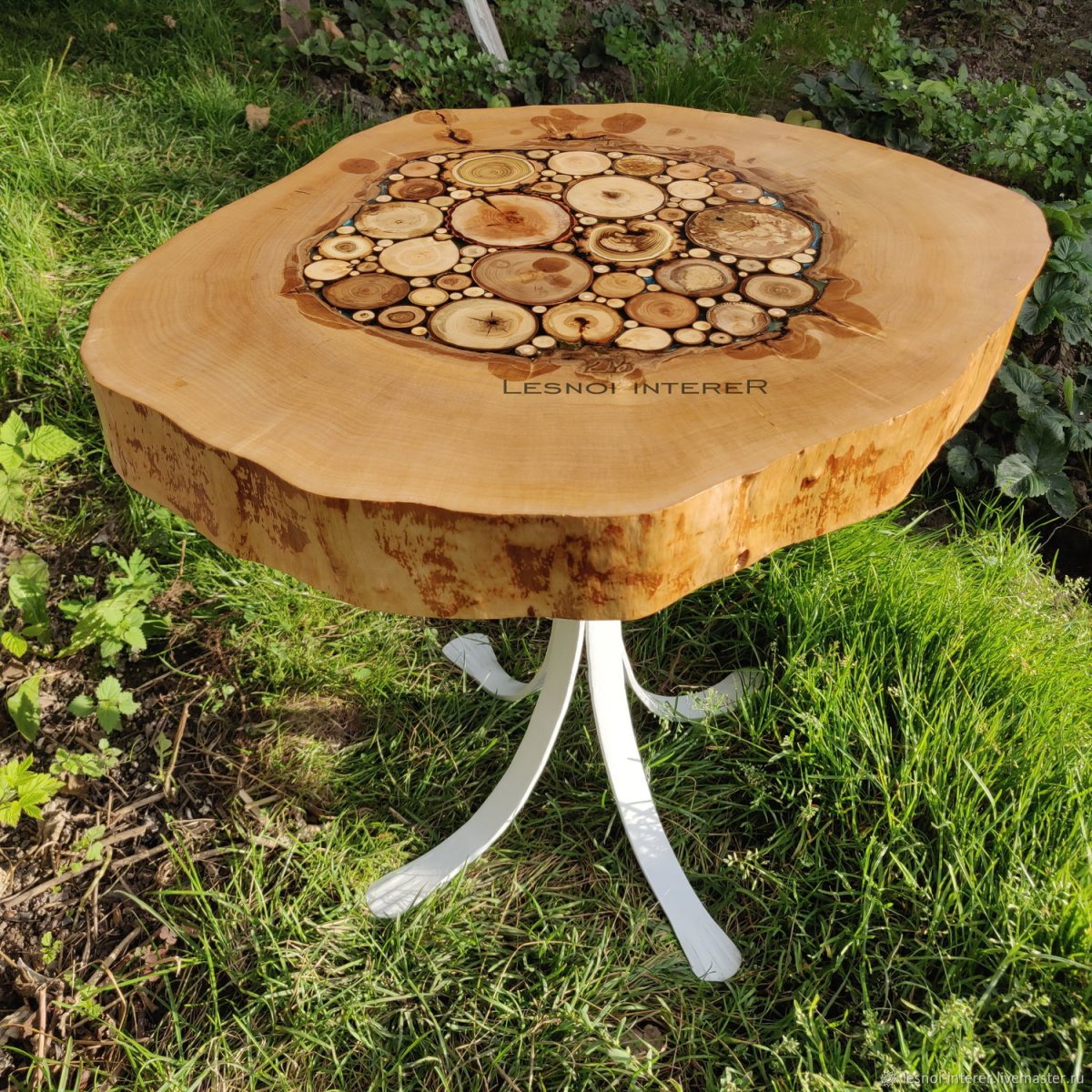 Столик из спила дерева