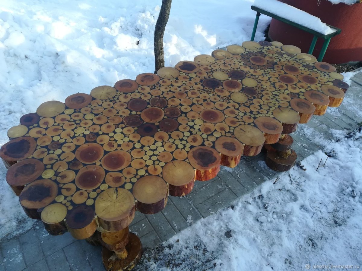Стол из спилов