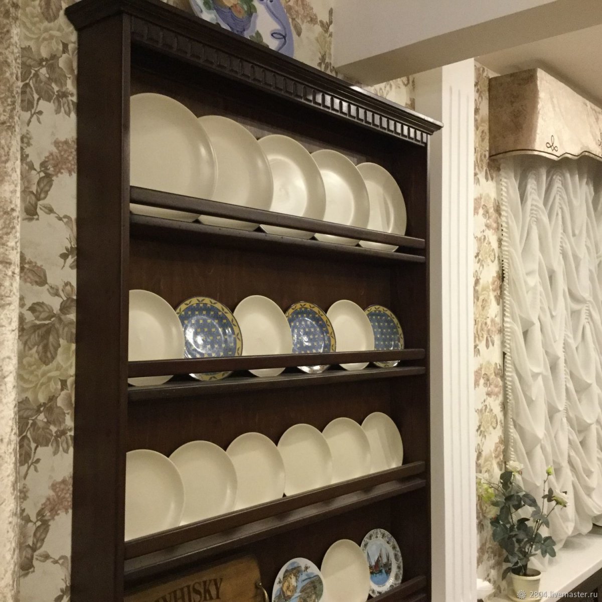 Полка для тарелок в шкаф