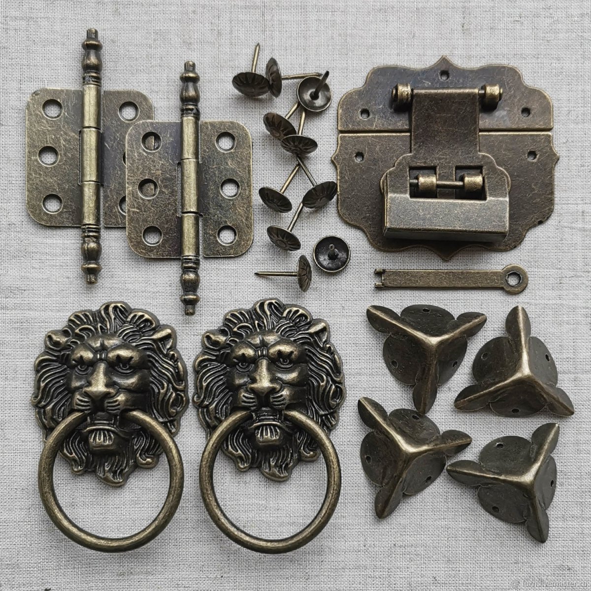 Дизайн с черной фурнитурой