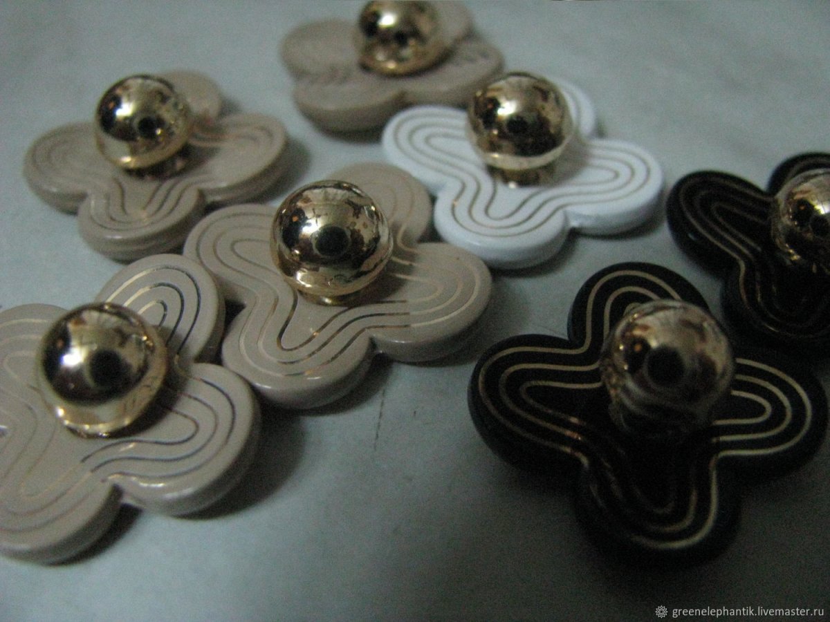 Бронза часть украшения