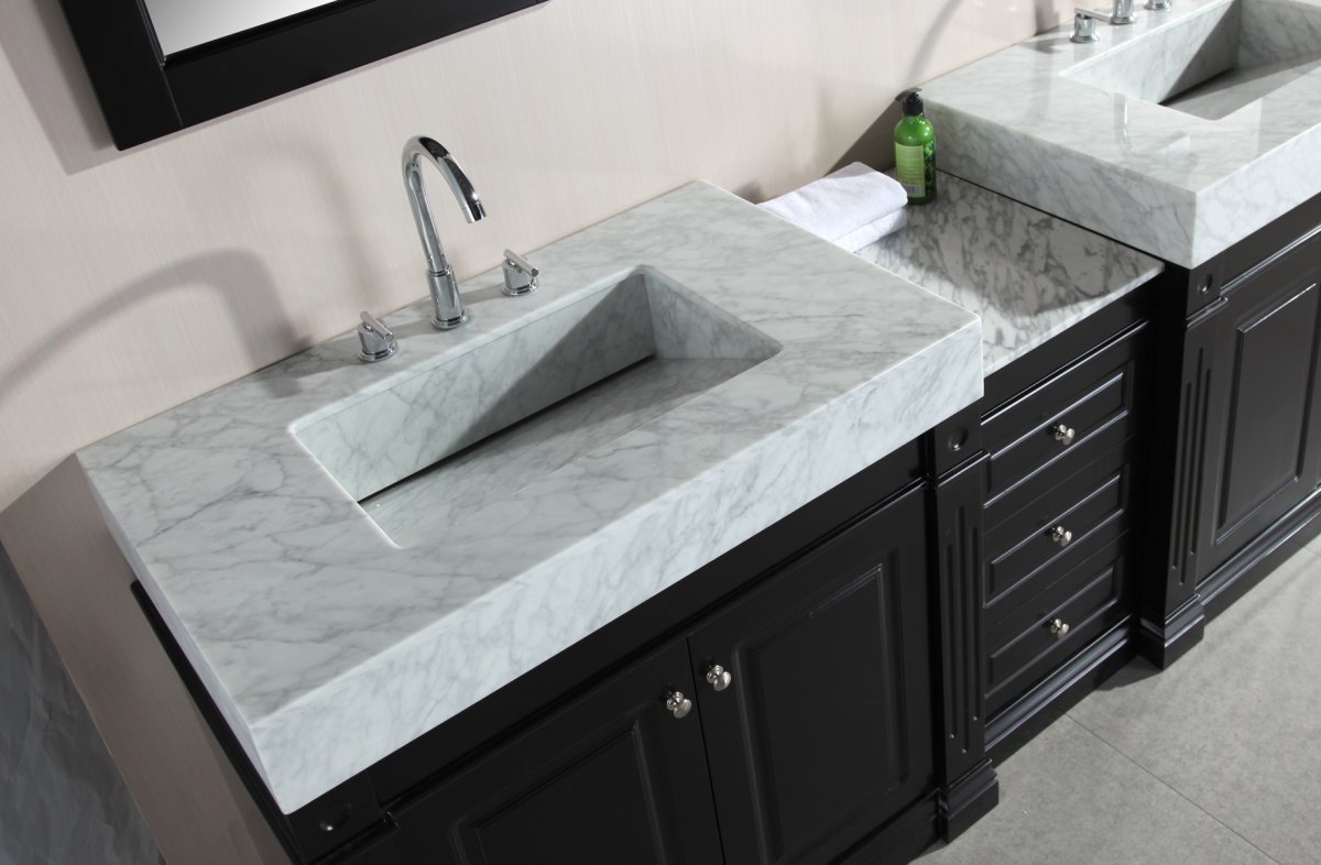 Ванная с мраморной столешницей