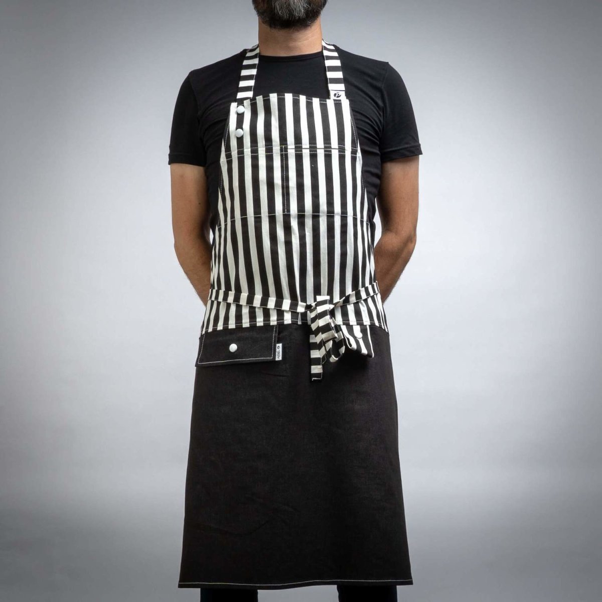 Мужской фартук в полоску горизонтальную