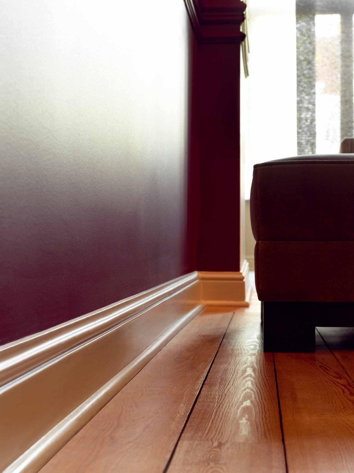 Плинтус напольный в цвет стен