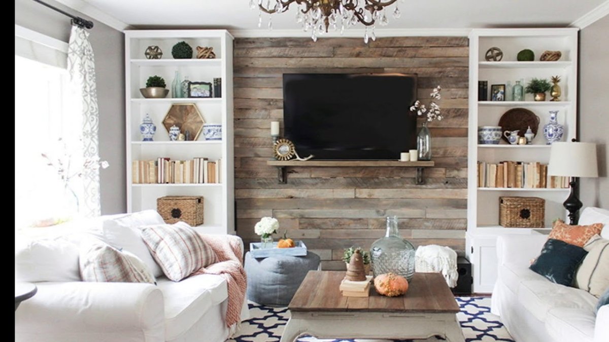 Деревянная стена за телевизором