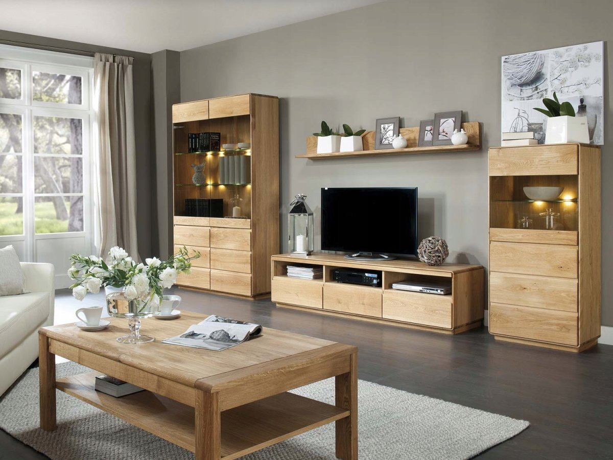 Гостиная из дерева в современном стиле