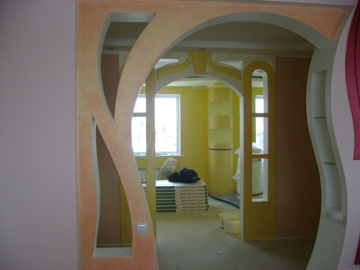 Отделка дверного проема декоративным камнем