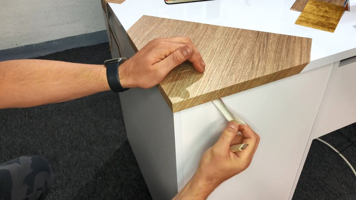 Поклейка пленки на фанеру