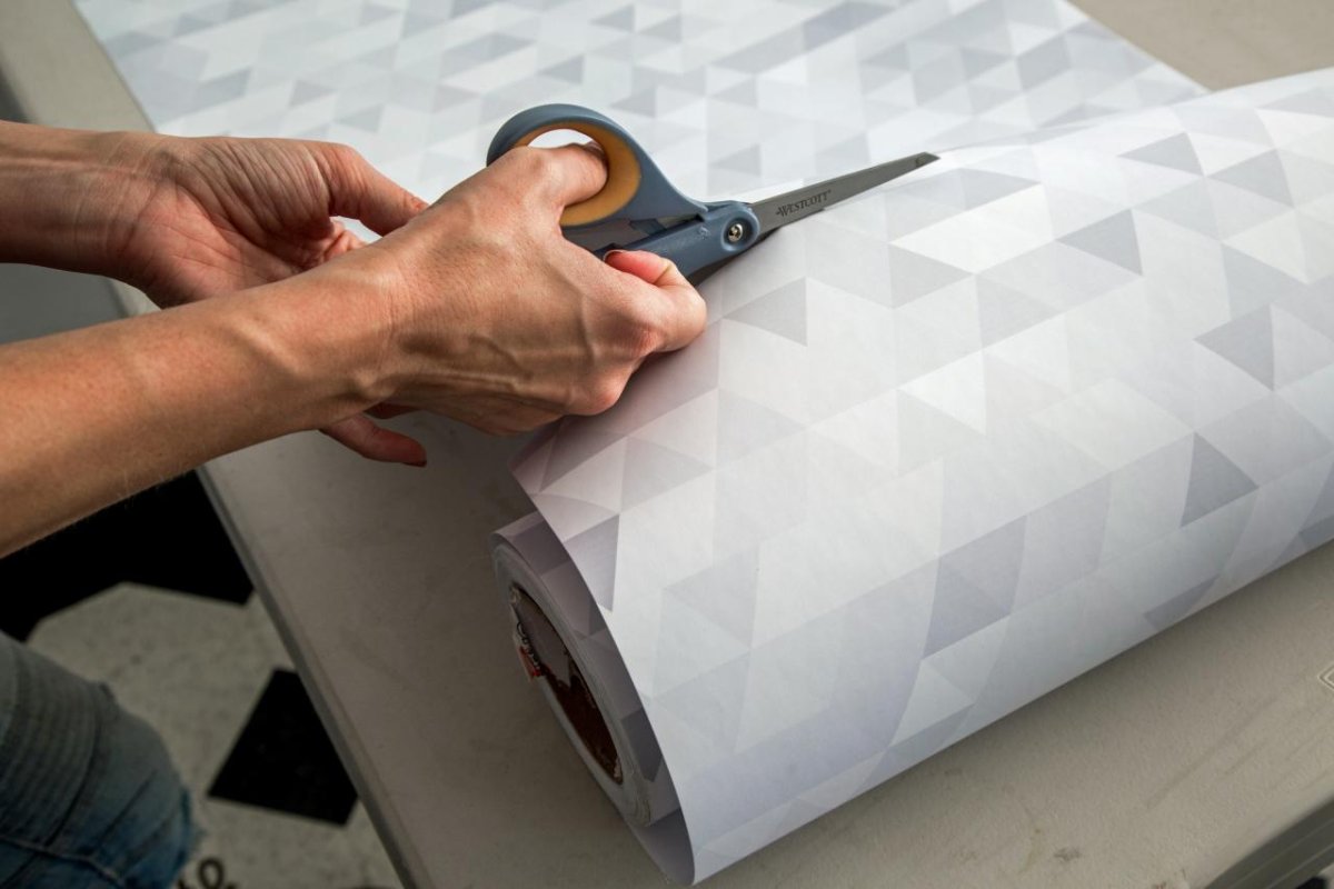 Обклеить старую кухню