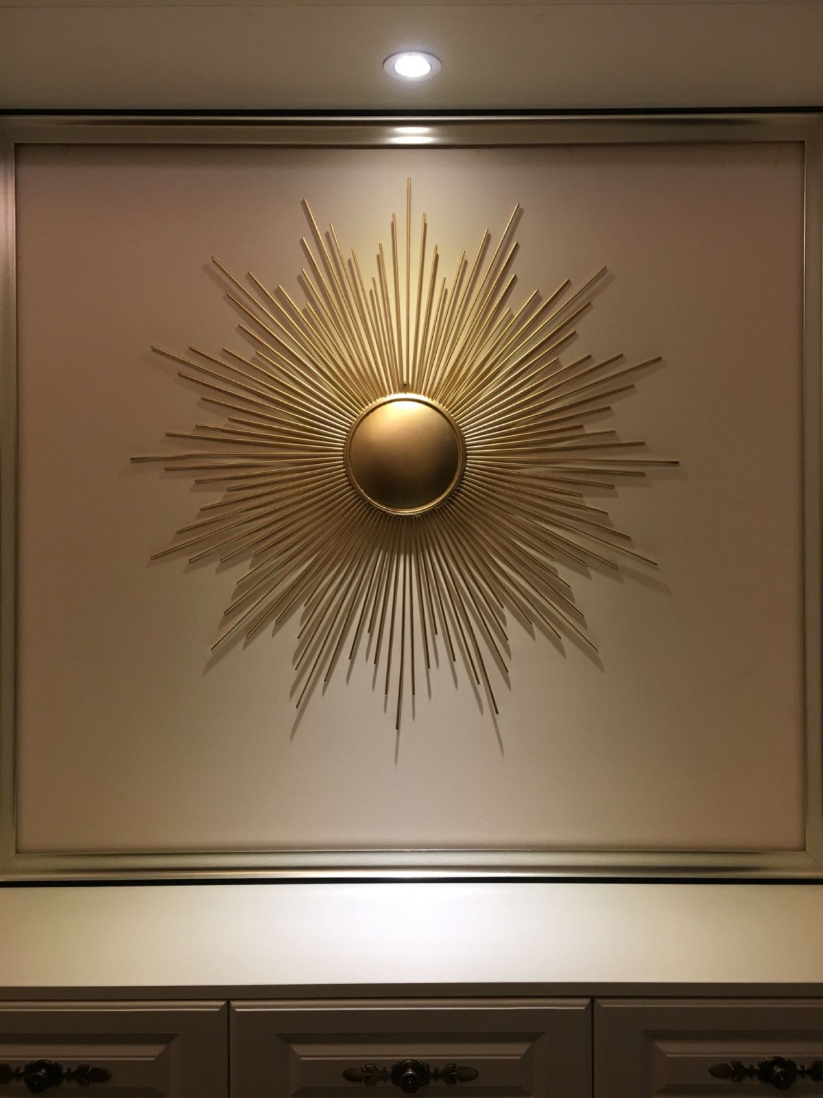 Деревянное солнце на стену