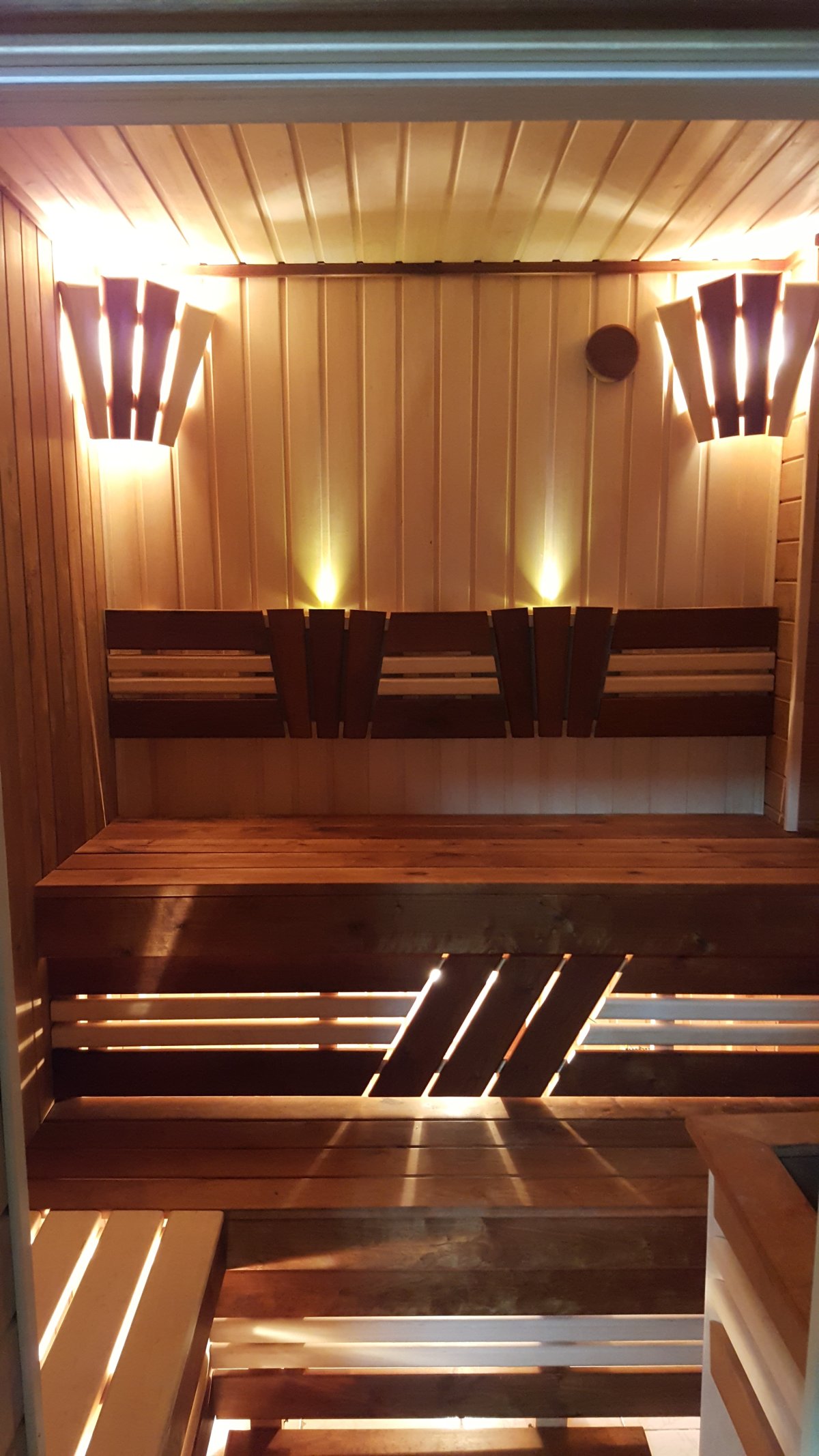 Полки в бане в парилке