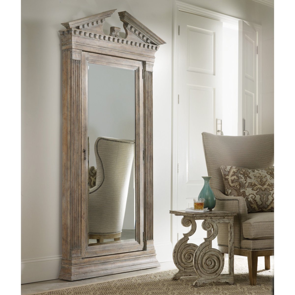 Винтажное напольное зеркало