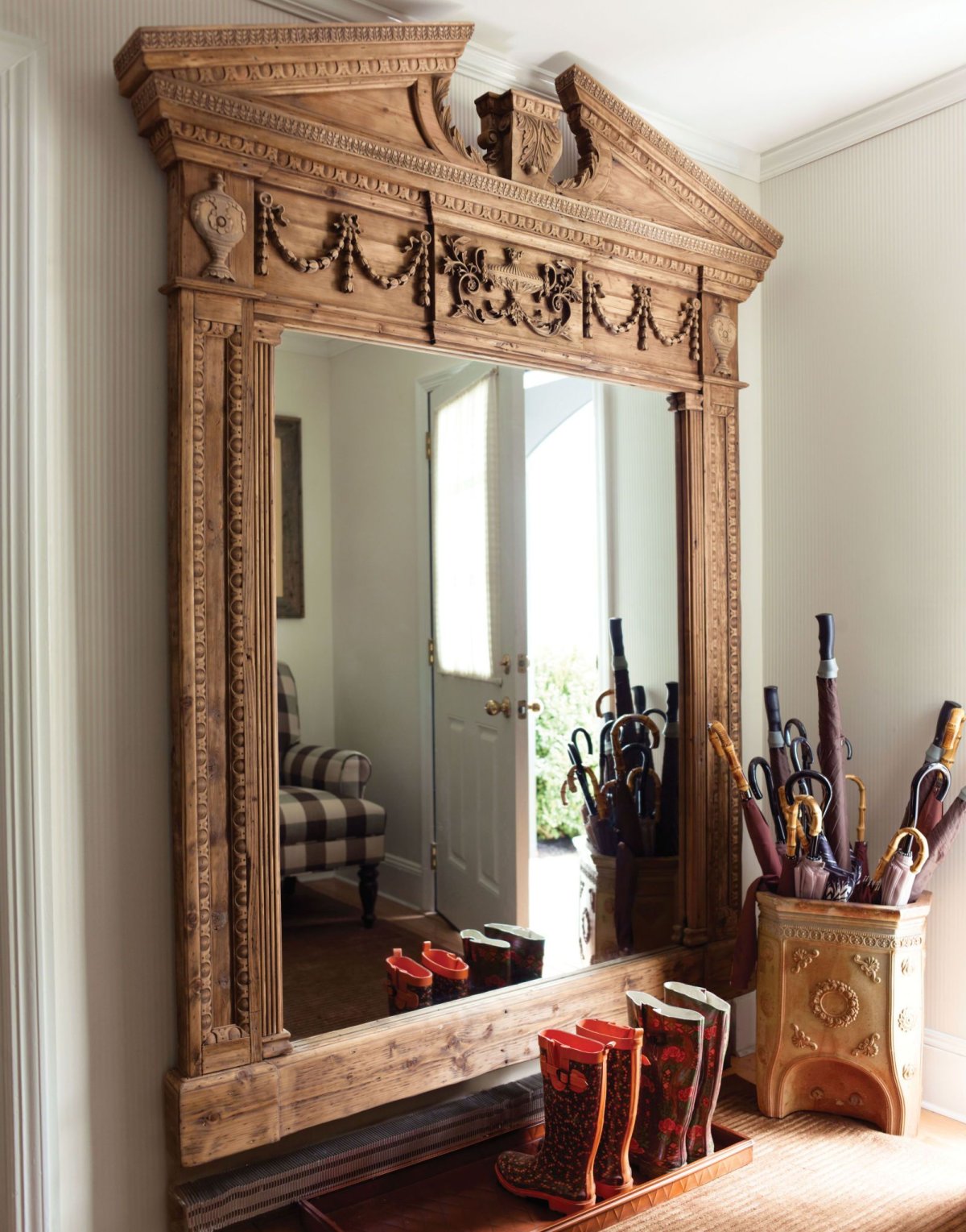 Декор зеркала в прихожей