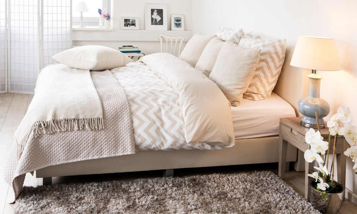 Красиво застеленная кровать