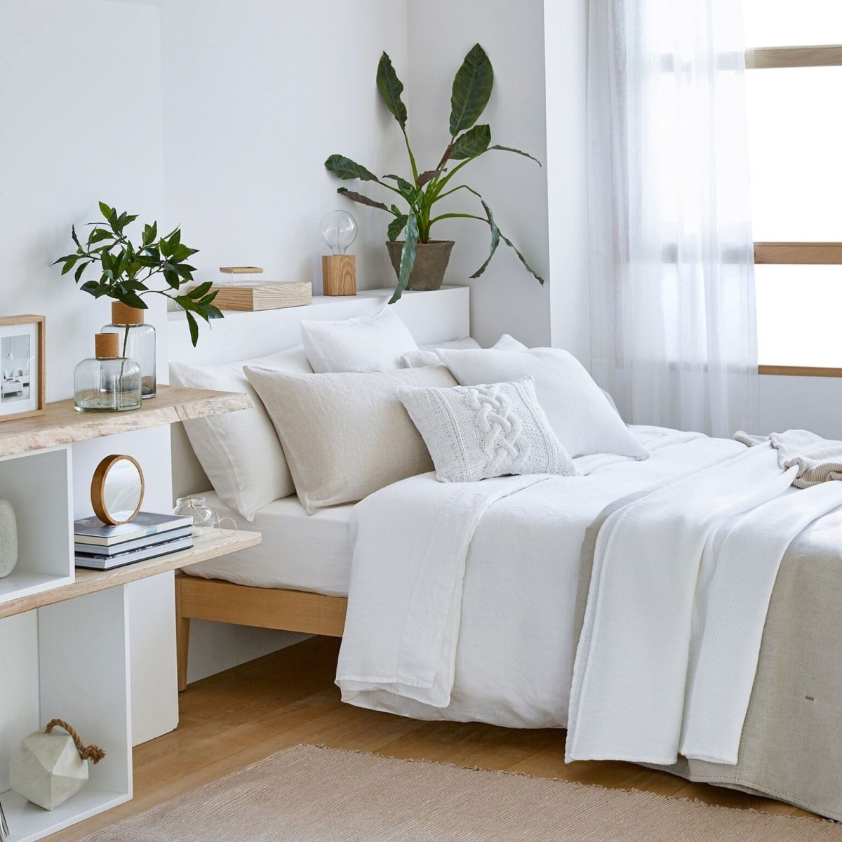 Красиво застеленная кровать