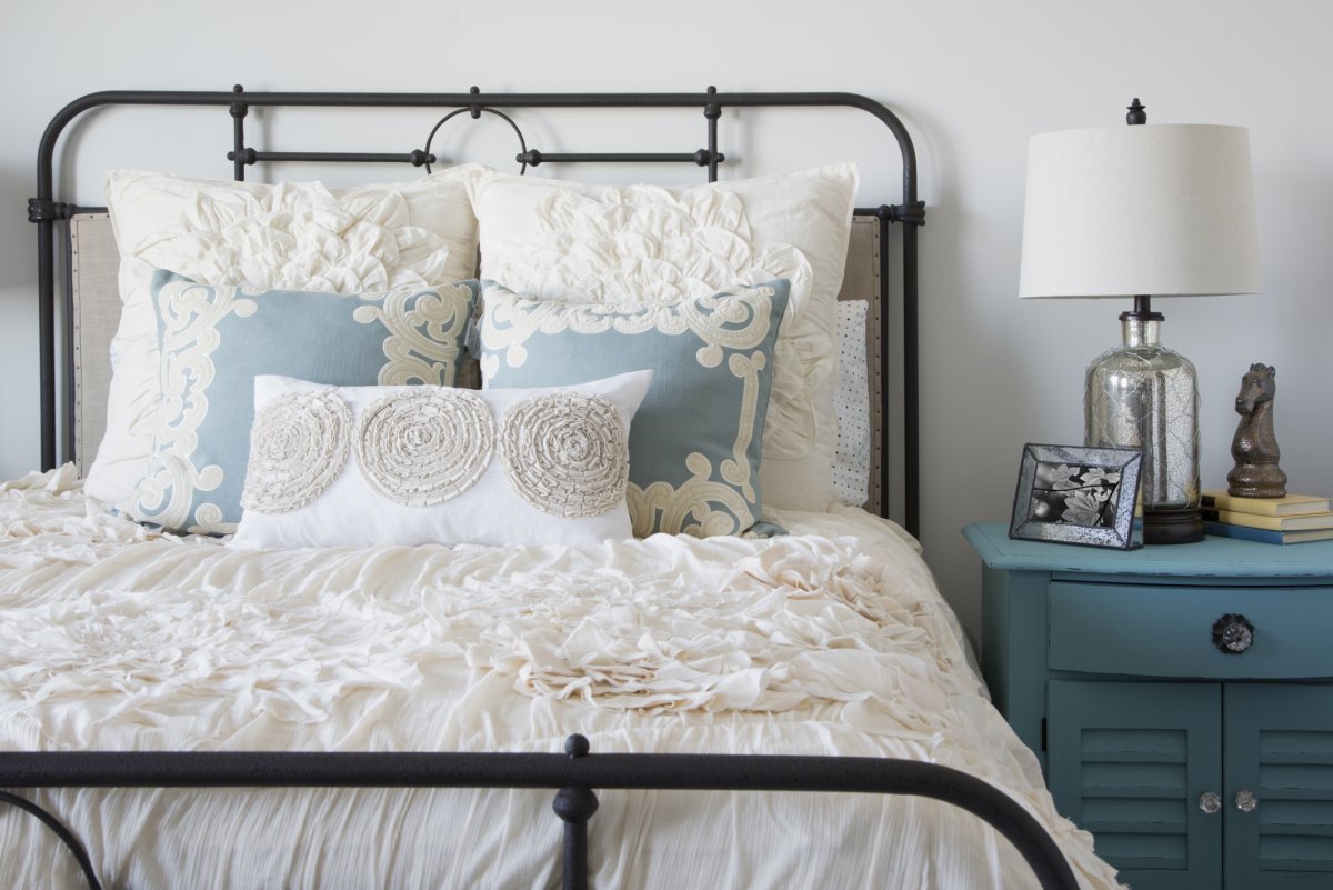 Застеленная кровать