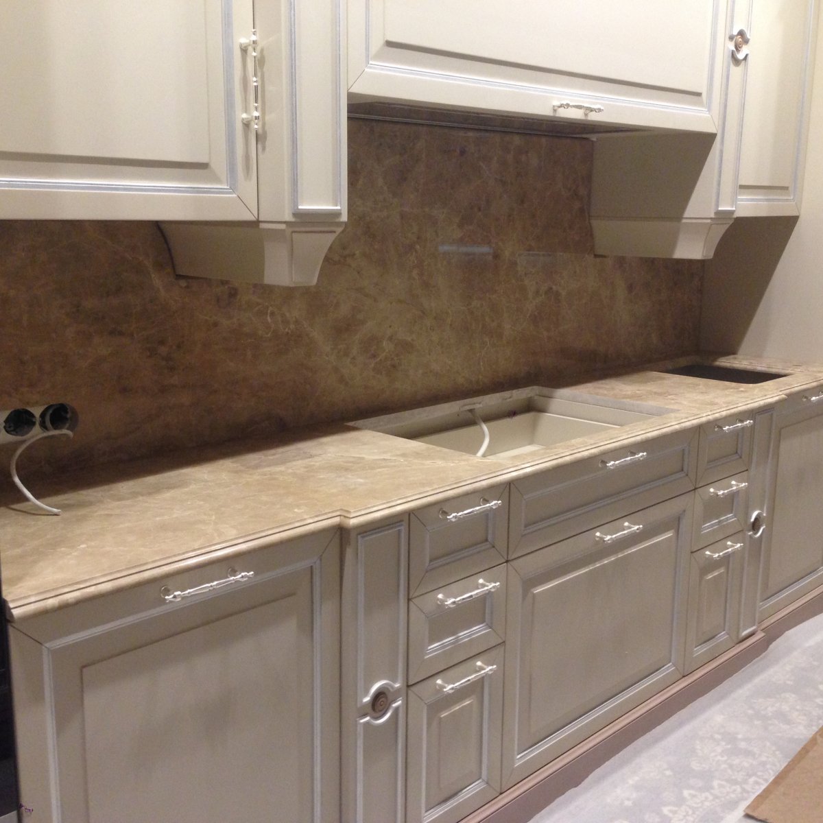 Столешница кедр 2384 мрамор греческий