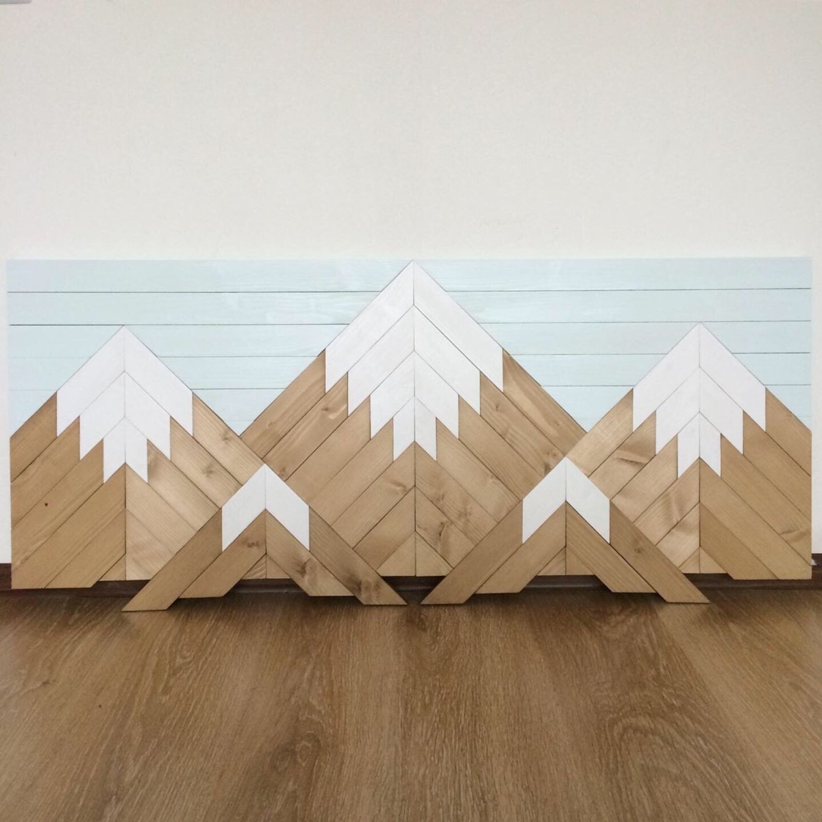 Деревянное панно горы