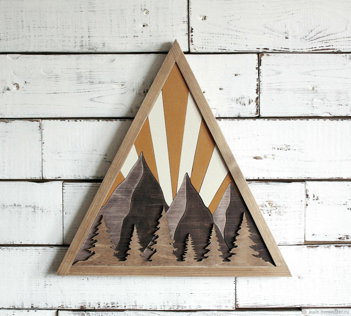 Панно из досок на стену