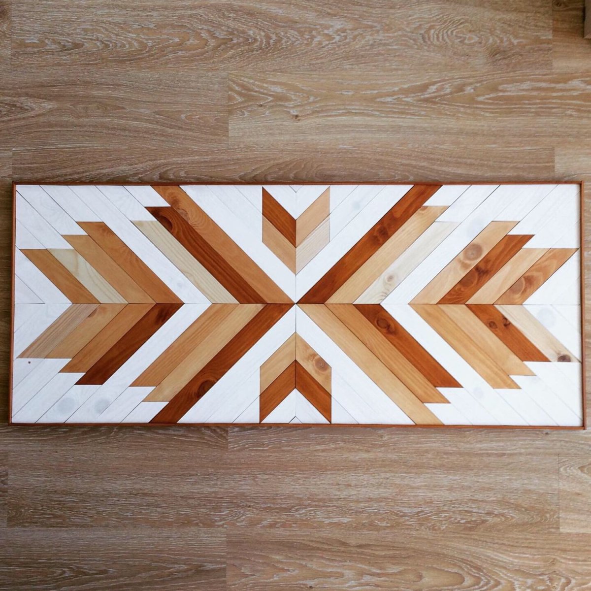 Панно из дерева ромбы