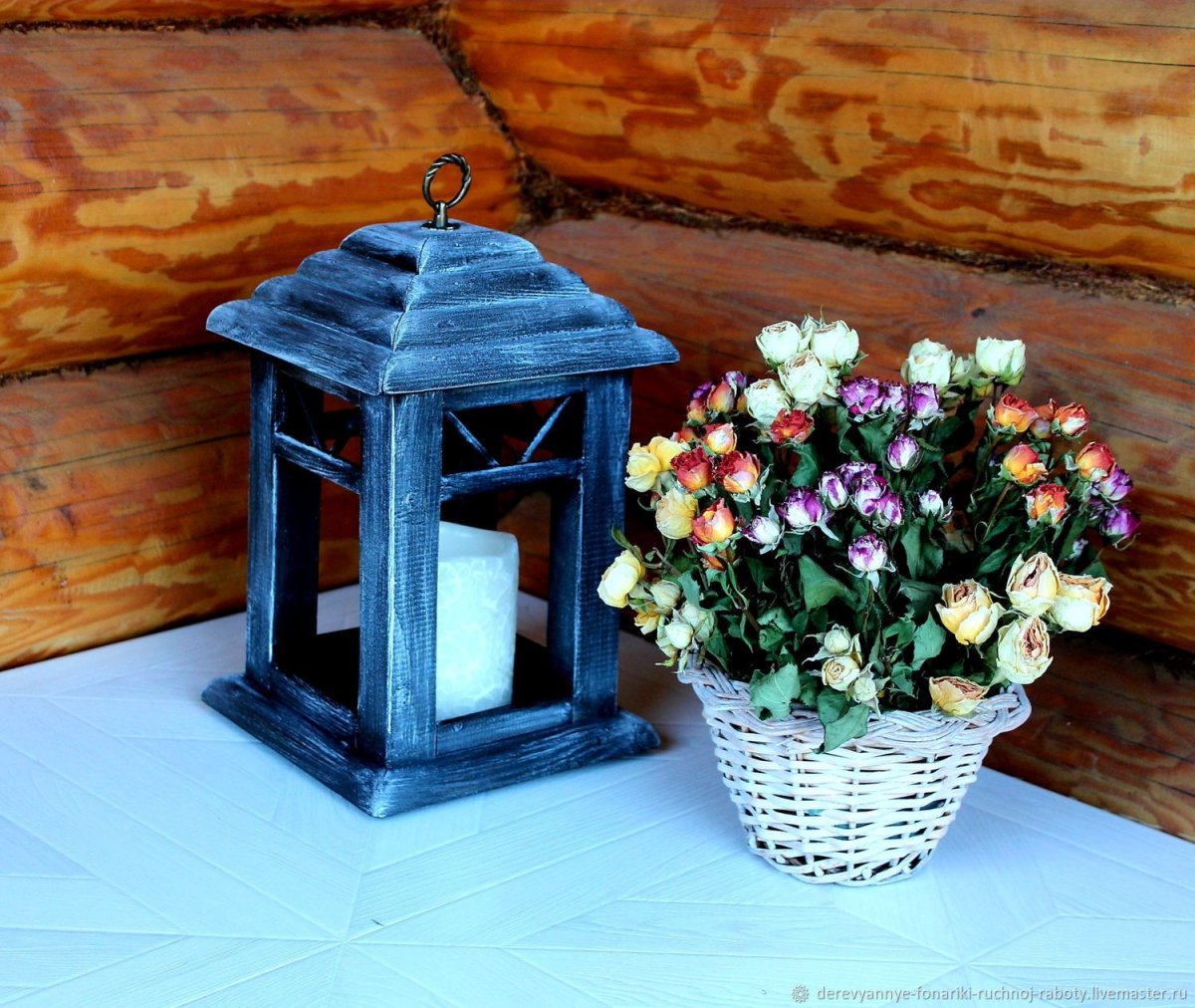 Фонарик деревянный ручной