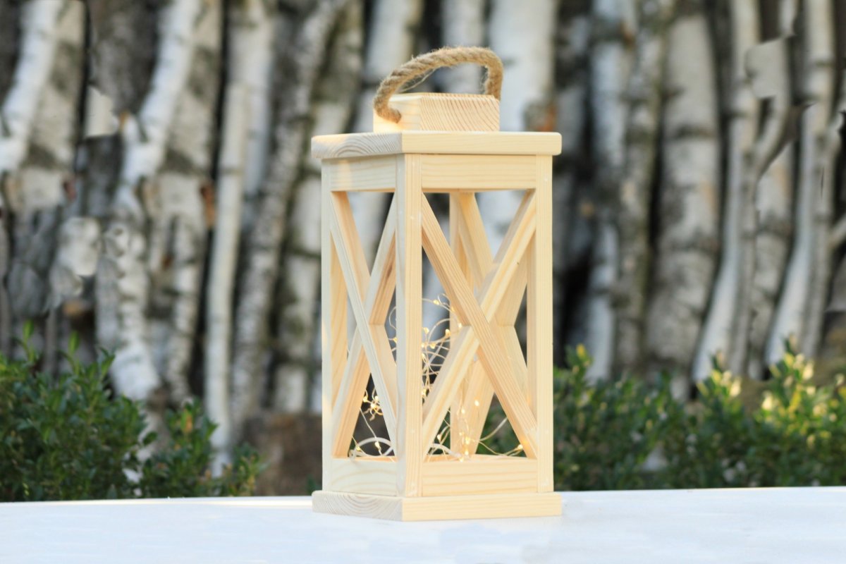 Деревянные фонари для дороги