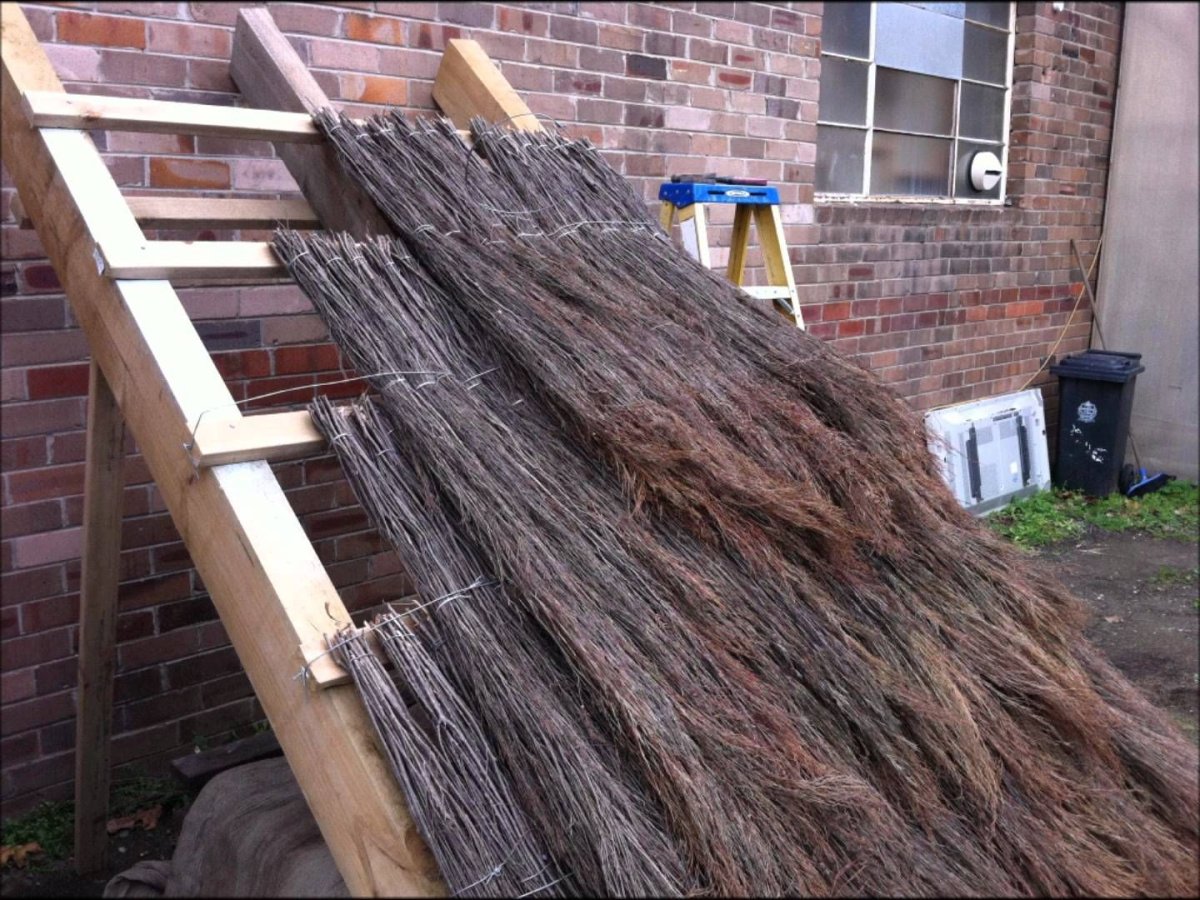 Пляжные изделия из камыша