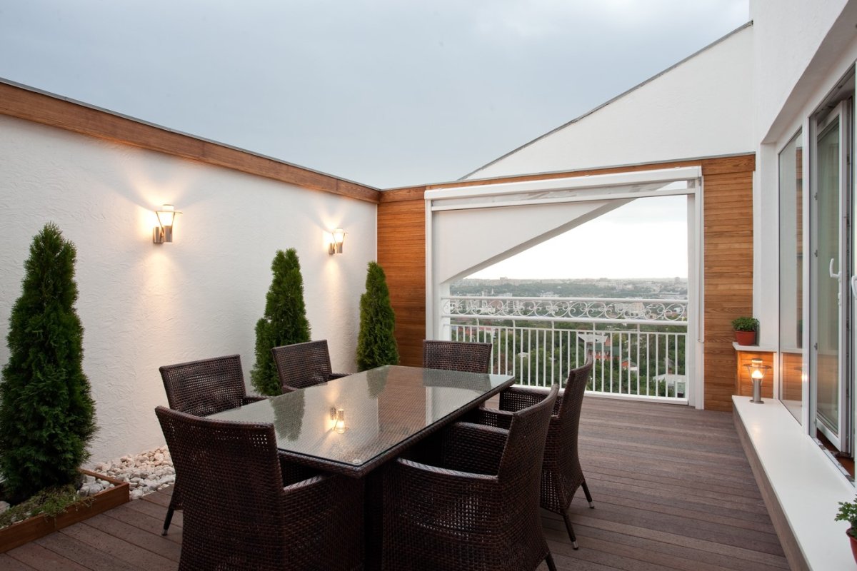 Терраса с видом на горы