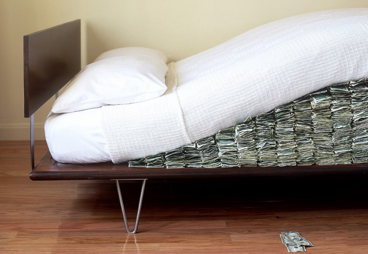 Дети спят в необычных местах