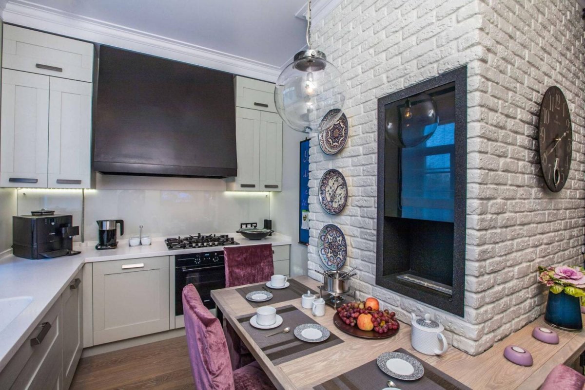 Кирпичная стена на кухне