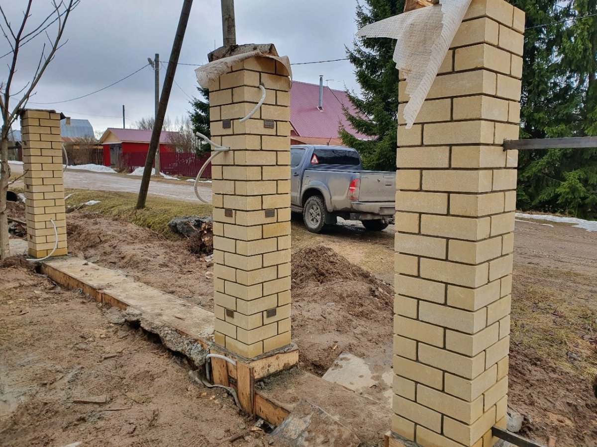 Столбы для забора из блоков