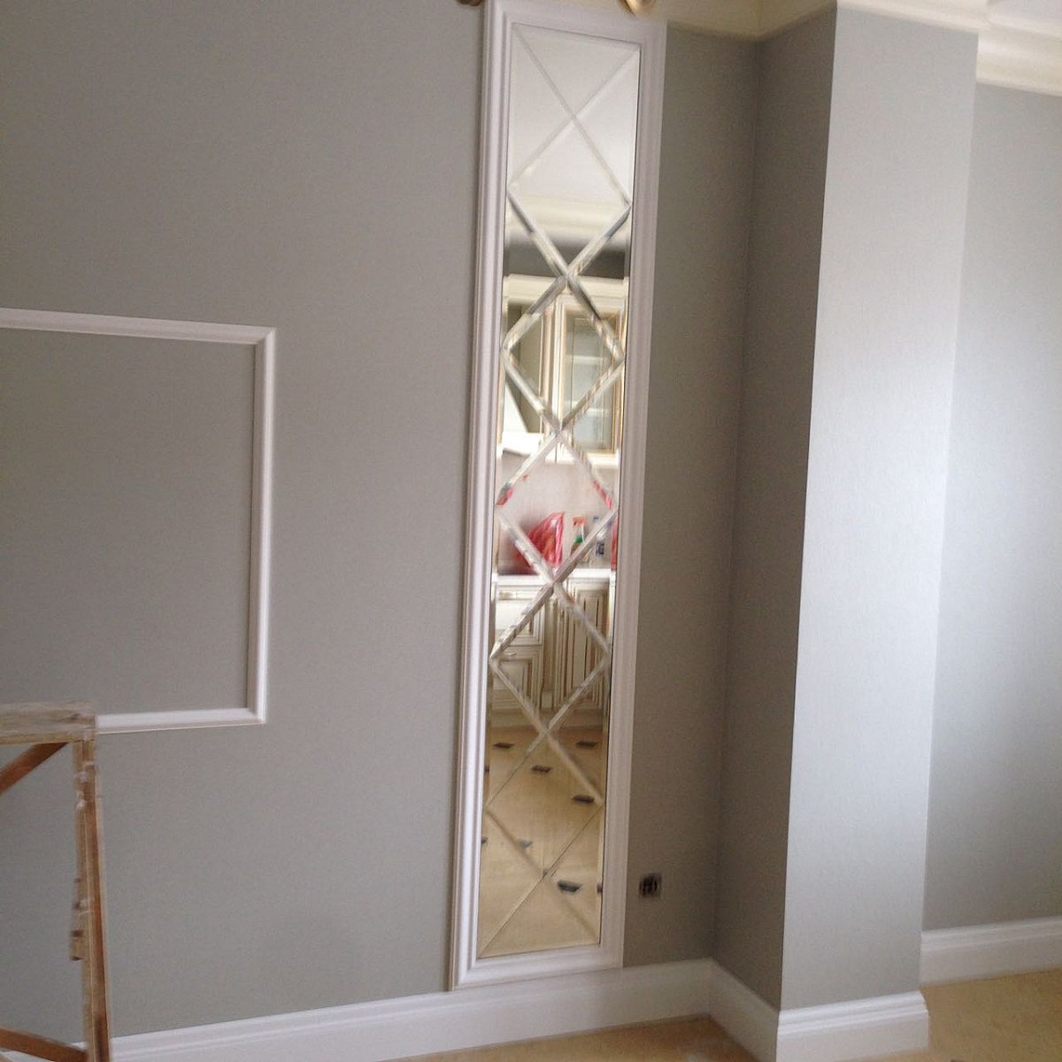 Молдинги в интерьере Неоклассика