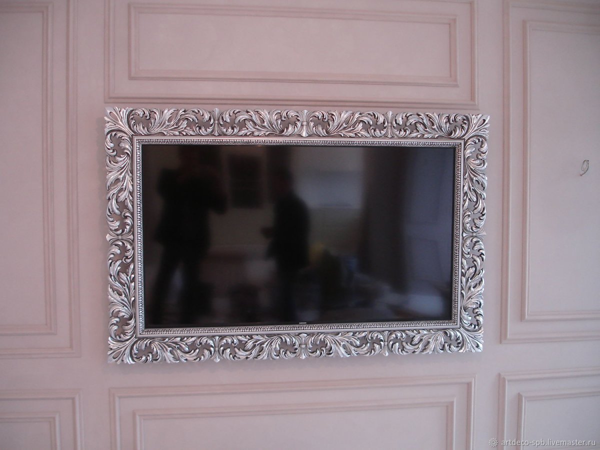 Молдинги в прихожей