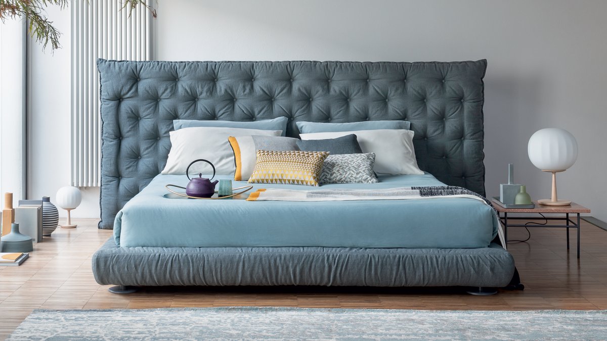 Стеновые панели над изголовьем кровати