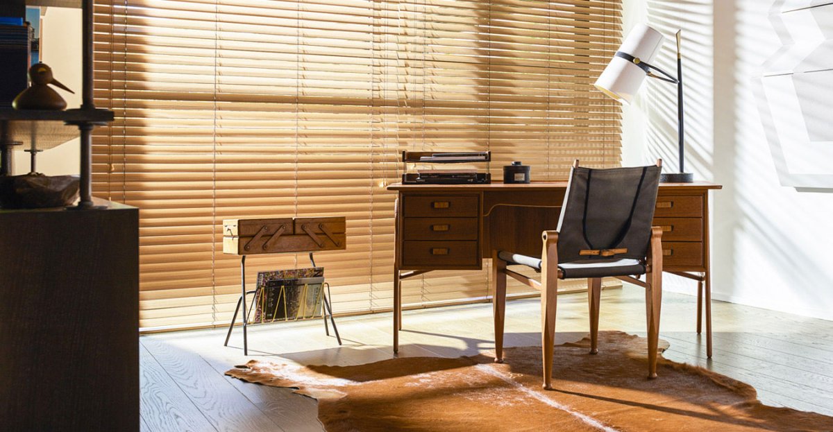 Wood Blinds Exerior Skirpus