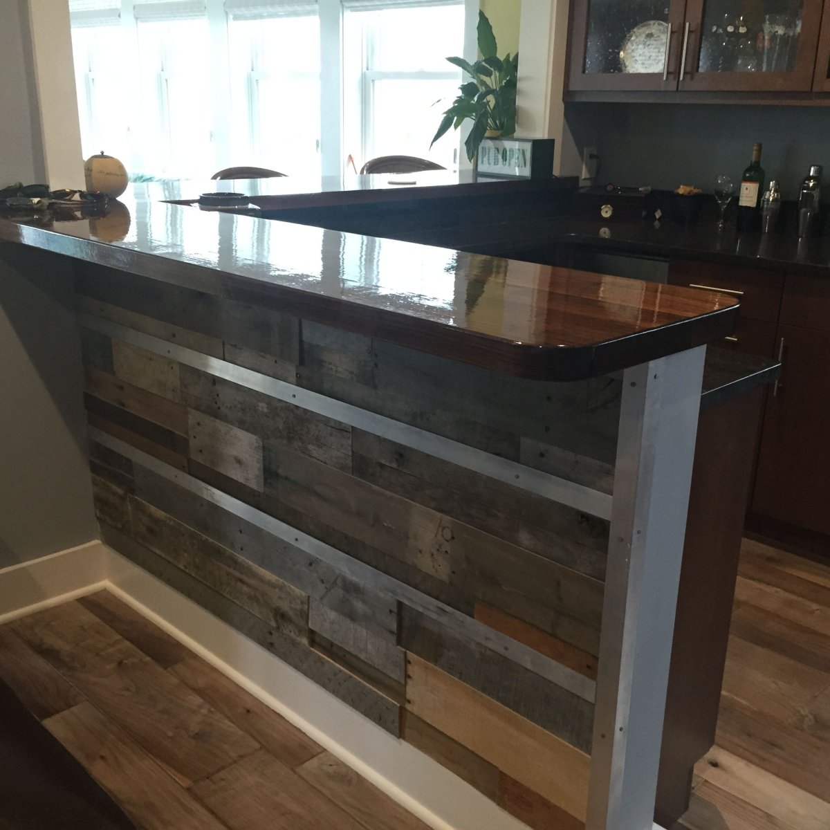 Барная стойка Pallet Bar