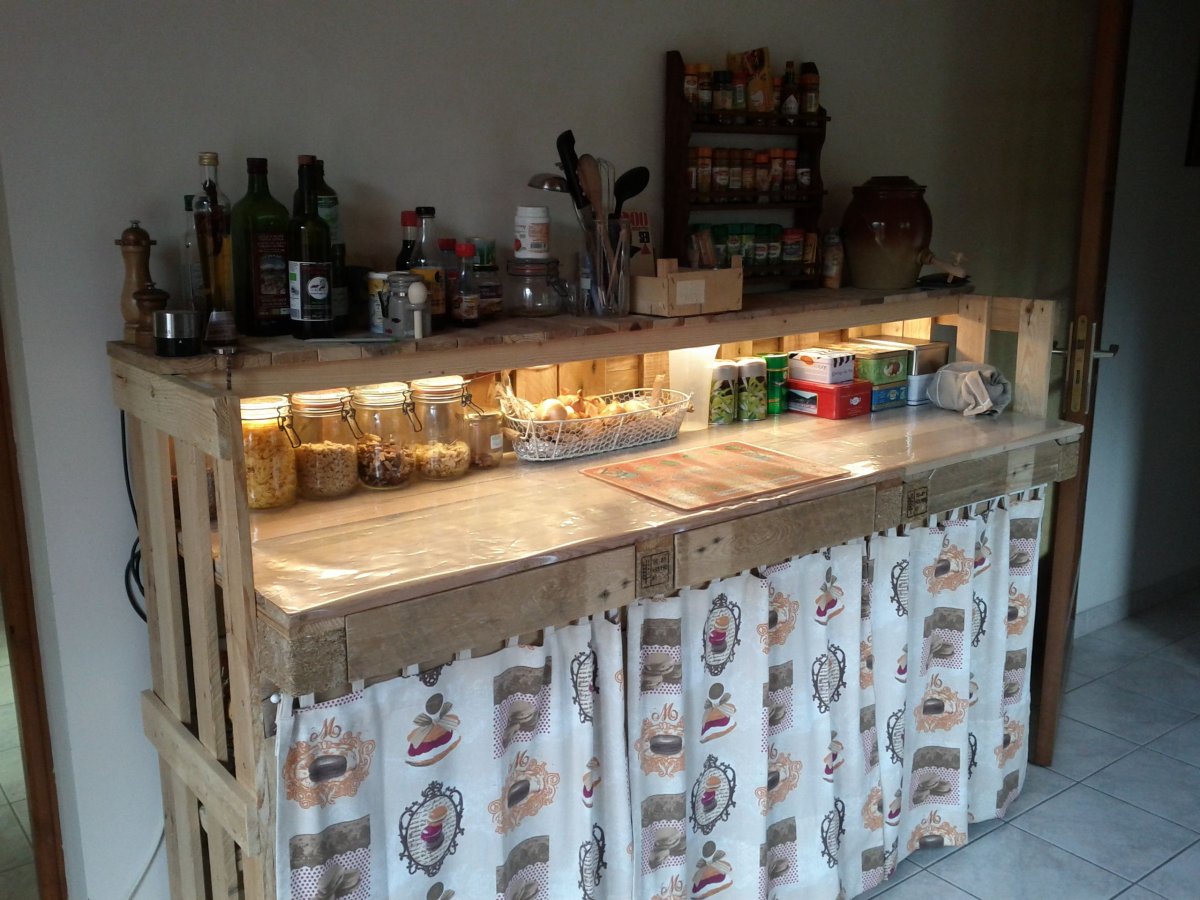 Барная стойка из европаллет