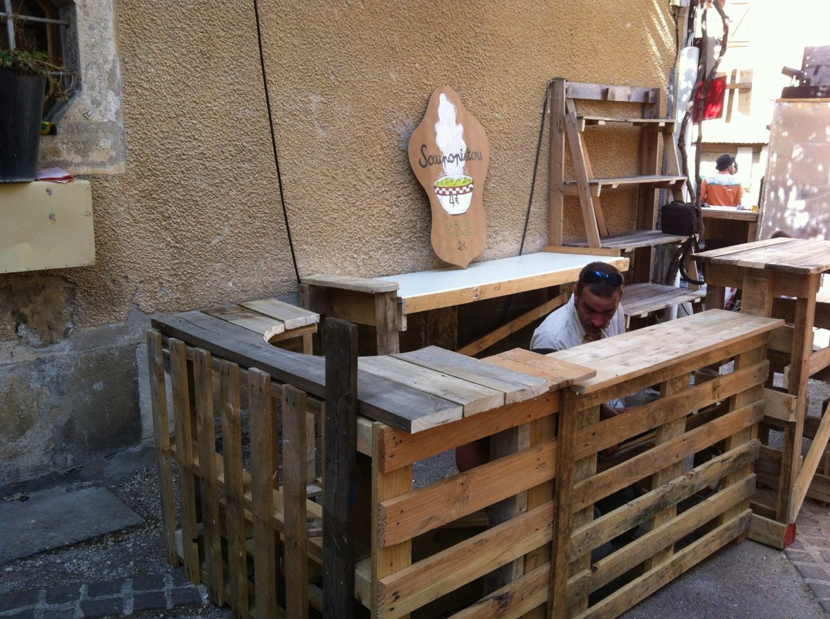 Барные стойки из поддонов