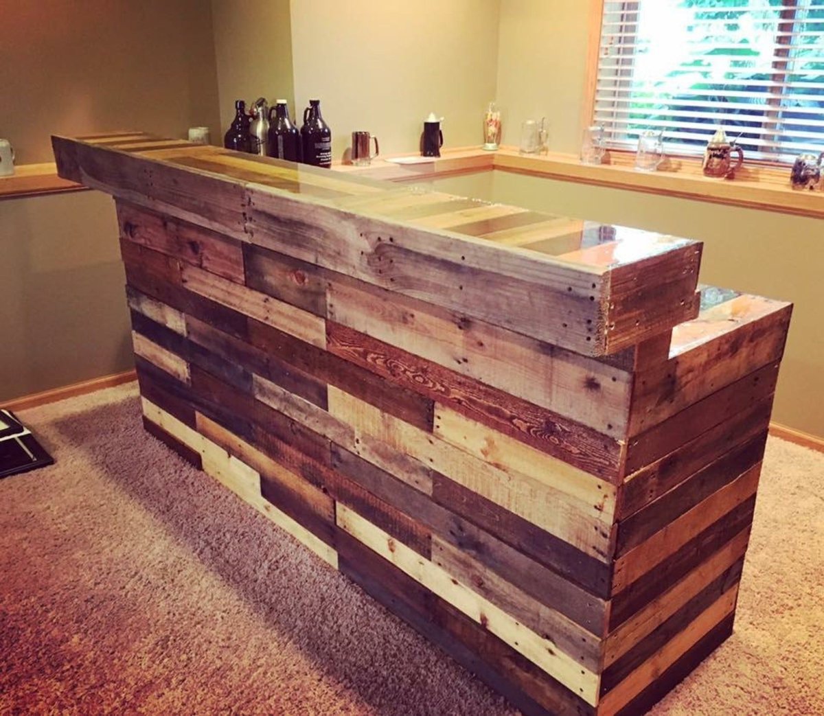 Барная стойка из паллет