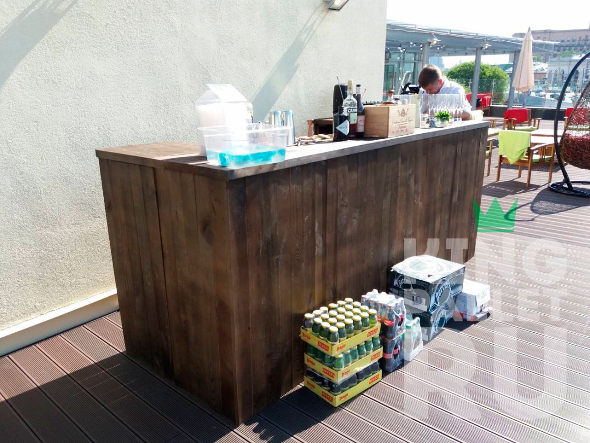 Барная стойка из поддонов