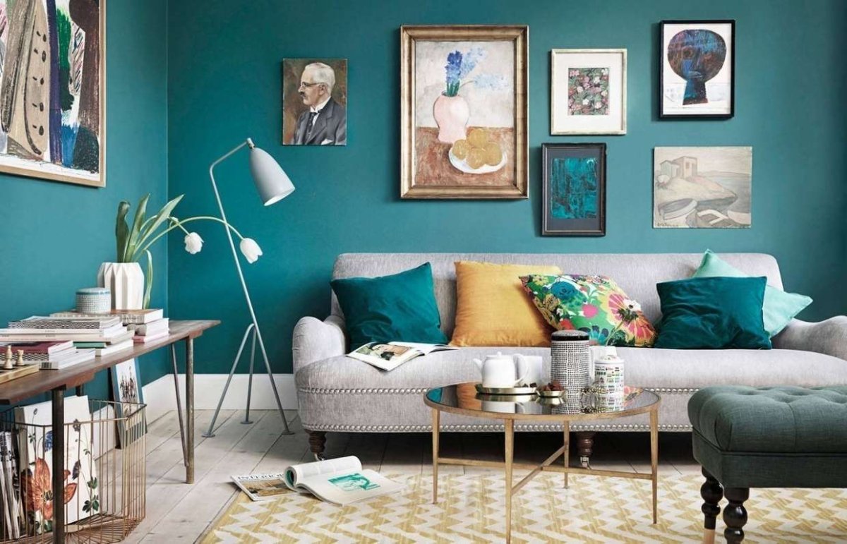 Покраска стен в спальне