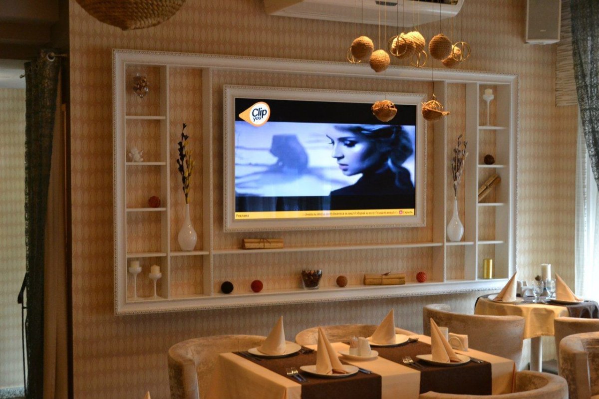 Полка под телевизор