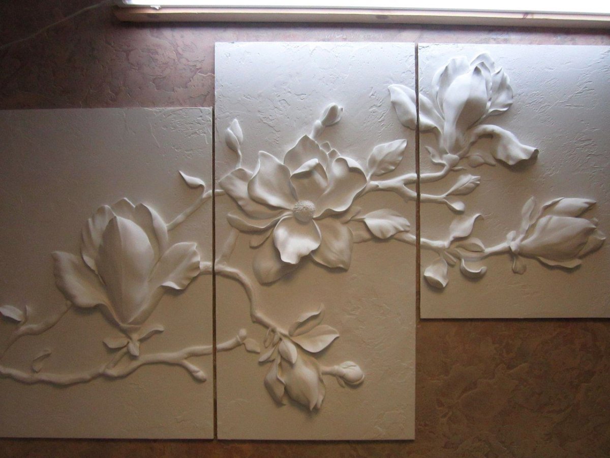 Наталья Боброва барельеф