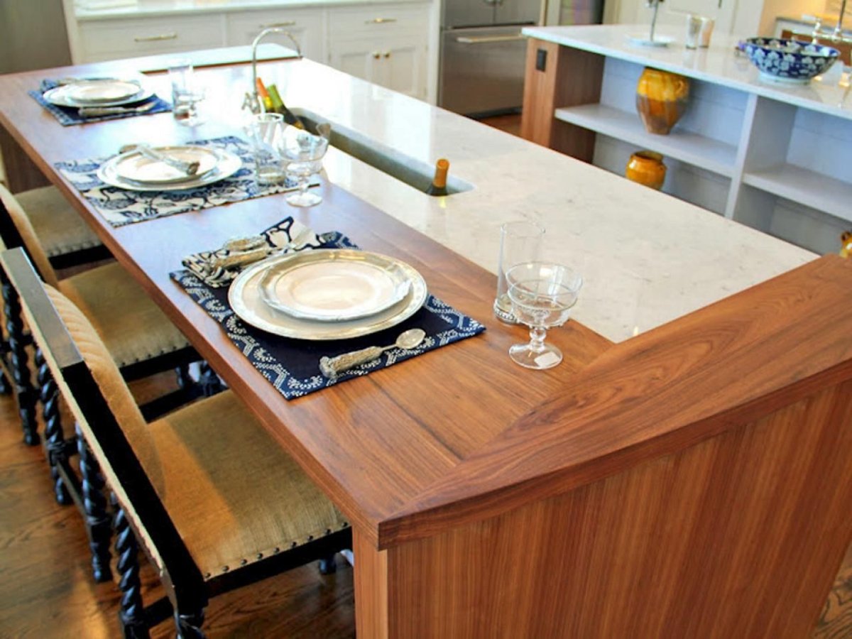 Столешница с едой