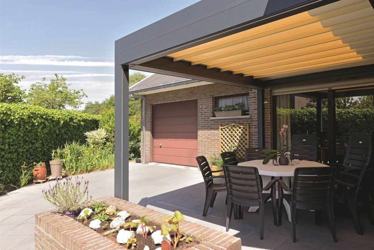 Пергольная маркиза для кафе